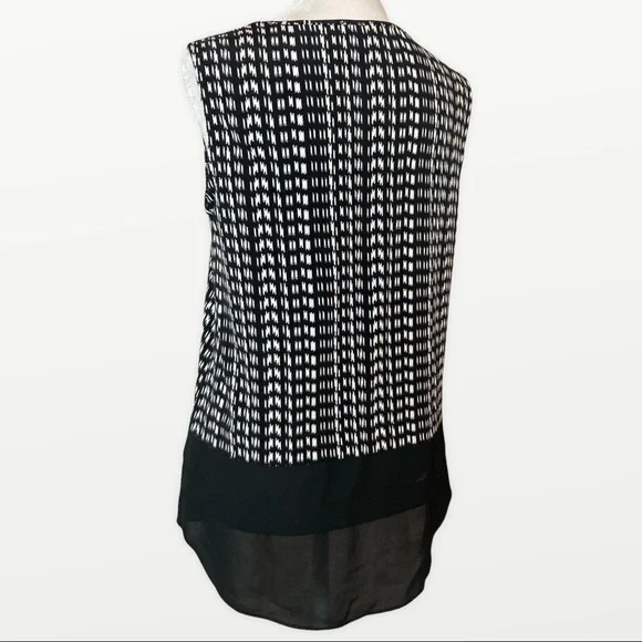 Vince Camuto Women's Black & White Sleeveless Top w/ subtle layers size XS - Picture 3 of 8